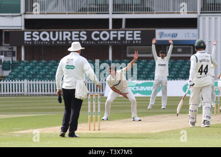 Leicester, Regno Unito . 12 apr 2019. Chris Wright appelli durante la contea Specsavers gara di campionato tra Leicestershire e Worcestershire a Grace Road, Leicester, Inghilterra il 12 aprile 2019. Foto di Giovanni Mallett. Solo uso editoriale, è richiesta una licenza per uso commerciale. Nessun uso in scommesse, giochi o un singolo giocatore/club/league pubblicazioni. Credit: UK Sports Pics Ltd/Alamy Live News Foto Stock