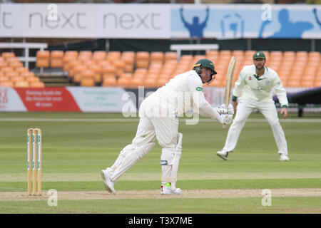 Leicester, Regno Unito . 12 apr 2019. Mark Cosgrove batting durante la contea Specsavers gara di campionato tra Leicestershire e Worcestershire a Grace Road, Leicester, Inghilterra il 12 aprile 2019. Foto di Giovanni Mallett. Solo uso editoriale, è richiesta una licenza per uso commerciale. Nessun uso in scommesse, giochi o un singolo giocatore/club/league pubblicazioni. Credit: UK Sports Pics Ltd/Alamy Live News Foto Stock