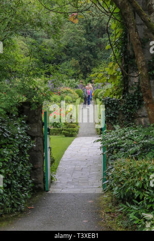 Il giardino murato a Glenveagh castello in castello e parco nazionale di Glenveagh, County Donegal, Irlanda. Foto Stock