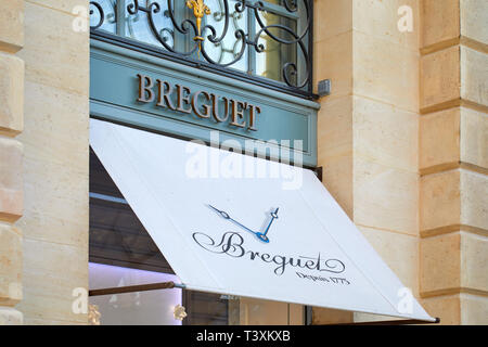 Parigi, Francia - 21 luglio 2017: Breguet negozio di lusso a Place Vendome a Parigi, Francia. Foto Stock