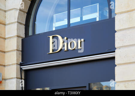 Parigi, Francia - 21 luglio 2017: Dior luxury store accedi place Vendome a Parigi, Francia. Foto Stock