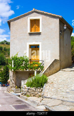 Piccolo villaggio di Eus, uno dei più bei villaggi di Francia Foto Stock