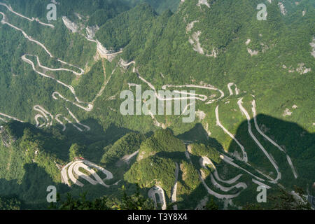 Strada di Montagna tianmen, zhangjiajie, Hunan, Cina Foto stock - Alamy