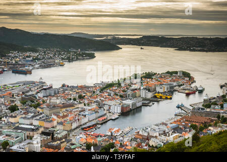 Vista Aeral di colorata città Bergen, Norvegia Foto Stock