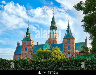 Famoso il castello di Rosenborg, uno dei castelli più visitati in Copenhagen Foto Stock