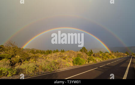 Doppio arcobaleno sull'isola di Tenerife, Spagna Foto Stock