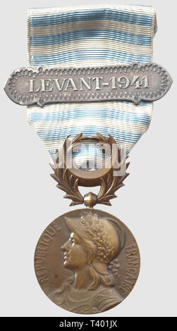 DEUXIEME GUERRE MONDIALE ET FRANCIA OCCUPEE, Médaille du Levant, avec barrette 'Levant 1941', créée par le gouvernement de Vichy, Editorial-Use-solo Foto Stock