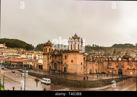 Cusco, Perù - Jan 2015: la Basilica Cattedrale dell Assunzione della Vergine, noto anche come Cusco cattedrale costruita nel 1654 è stato designato un'UNESCO Wo Foto Stock