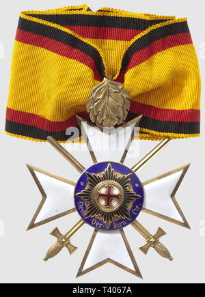 Waldeck, Ordre de la Croix du Mérite , commandeur militaire,"feuille de chêne diamètre 68mm, bon ruban, Tess. postérieure, Additional-Rights-Clearance-Info-Not-Available Foto Stock