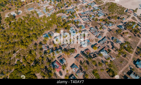 Vista aerea del Zanzibar insediamento locale nella zona Mchangani Foto Stock