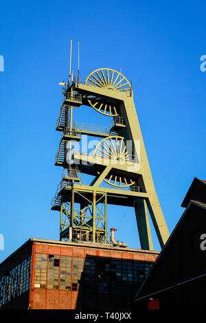 Herten, la zona della Ruhr, Renania settentrionale-Vestfalia, Germania - Ewald colliery, albero 2, il disco della miniera di carbone è stato chiuso nel 2001 e oggi si erge come un futuro Foto Stock