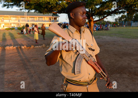 TANZANIA Mara, Tarime, villaggio Masanga, regione del Kuria tribù che praticano le MGF Mutilazioni genitali femminili, salvataggio temporaneo camp della diocesi Mus Foto Stock