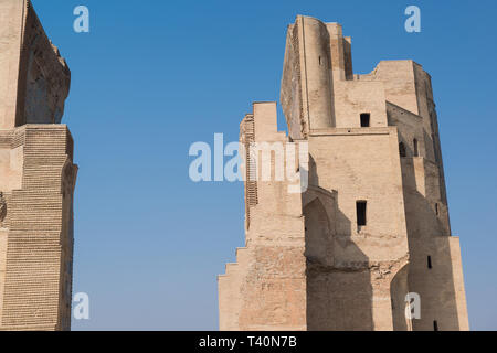 Grande portale Ak-Saray - White Palace di Amir Timur, Uzbekistan, Shahrisabz. Architettura antica dell Asia centrale Foto Stock