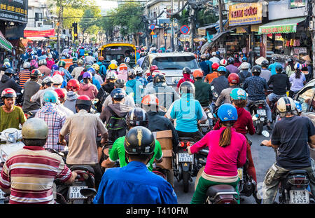 Ora di punta nella città di Ho Chi Minh (Saigon), Vietnam Foto Stock