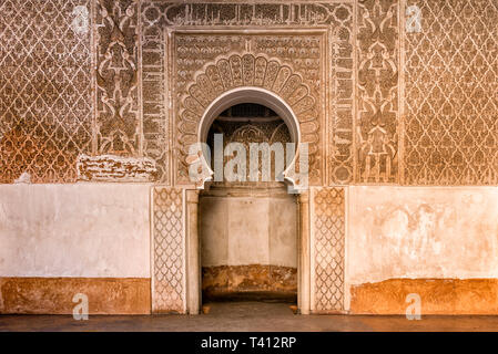 Interno di Ben Youssef madrasa, a Marrakech, Marocco Foto Stock