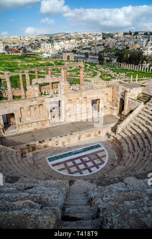 Il teatro del Nord, Jerash, Giordania Foto Stock