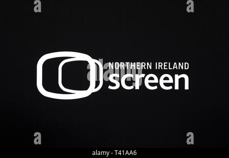 Close up dell'Irlanda del Nord il logo dello schermo per il gioco dei troni Premiere, tenutasi al Waterfront Hall di Belfast. Foto Stock