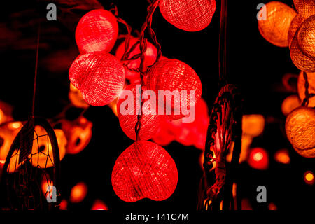 Baubles e decorazioni di Natale a Berlino Mercatini di Natale Foto Stock