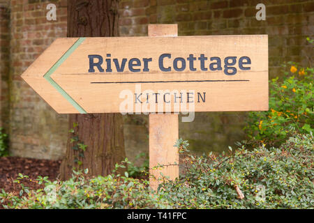 Segno per il River Cottage Ristorante, Winchester, Hampshire, Inghilterra, Regno Unito. Foto Stock