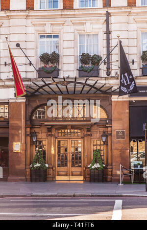 Hotel 41, Buckingham Palace Road Londra. Un hotel di lusso a 5 stelle boutique hotel che fa parte della Red Carnation Hotel Group. Victoria, London, England, Regno Unito Foto Stock