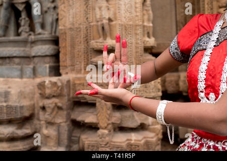 Il gesto a mano o mudra utilizzati nella odissi la danza classica. Foto Stock