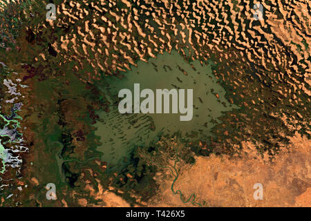 Il lago Ciad in Africa visto dallo spazio - contiene modificati Sentinella di Copernico dati (2019) Foto Stock