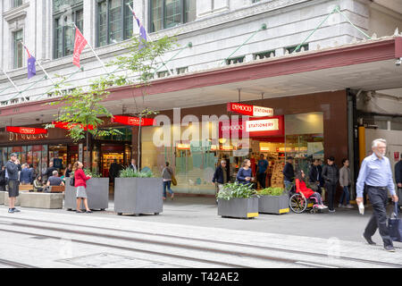 Dymocks bookshop e negozio stazionario in George Street,centro di Sydney, Australia Foto Stock