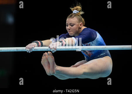 Szczecin, Polonia. Xii Apr, 2019. Lorette Charpy dalla Francia visto in azione durante le donne del tutto attorno alla finale di 8 Campionati Europei di Ginnastica Artistica (giorno 3). Credito: SOPA Immagini limitata/Alamy Live News Foto Stock