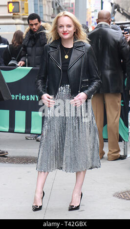 New York, New York, Stati Uniti d'America. Xii Apr, 2019. Elisabeth Moss a costruire serie nella città di New York il 12 aprile 2019 Credit: RW/MediaPunch Credito: MediaPunch Inc/Alamy Live News Foto Stock