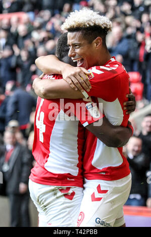 La Valle di Londra, Inghilterra. Il 13 aprile 2019. durante il cielo EFL scommettere League 1 match tra Charlton Athletic e il centro di Luton a valle, Londra, Inghilterra il 13 aprile 2019. Foto di Ken scintille. Solo uso editoriale, è richiesta una licenza per uso commerciale. Nessun uso in scommesse, giochi o un singolo giocatore/club/league pubblicazioni. Foto Stock