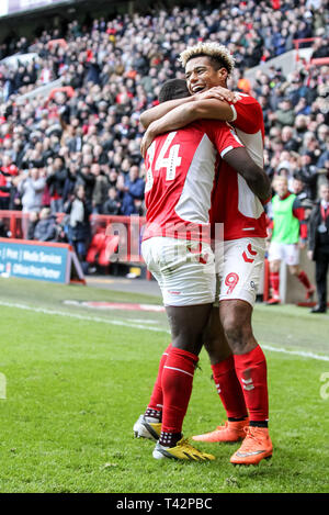 La Valle di Londra, Inghilterra. Il 13 aprile 2019. durante il cielo EFL scommettere League 1 match tra Charlton Athletic e il centro di Luton a valle, Londra, Inghilterra il 13 aprile 2019. Foto di Ken scintille. Solo uso editoriale, è richiesta una licenza per uso commerciale. Nessun uso in scommesse, giochi o un singolo giocatore/club/league pubblicazioni. Foto Stock