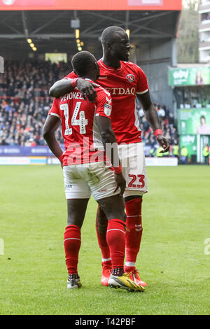 La Valle di Londra, Inghilterra. Il 13 aprile 2019. Igor Vetokele di Charlton Athletic punteggi per renderlo 2-1 e celebra durante il cielo EFL scommettere League 1 match tra Charlton Athletic e il centro di Luton a valle, Londra, Inghilterra il 13 aprile 2019. Foto di Ken scintille. Solo uso editoriale, è richiesta una licenza per uso commerciale. Nessun uso in scommesse, giochi o un singolo giocatore/club/league pubblicazioni. Foto Stock