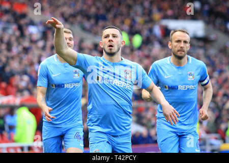 SUNDERLAND, Inghilterra. 13 aprile Coventry City's Conor Chaplin punteggio celebra il suo lato del quinto obiettivo durante la scommessa del Cielo lega 1 corrispondenza tra Sunderland e Coventry City presso lo stadio di luce, Sunderland sabato 13 aprile 2019. (Credit: Steven Hadlow | MI News) solo uso editoriale, è richiesta una licenza per uso commerciale. Nessun uso in scommesse, giochi o un singolo giocatore/club/league pubblicazioni. La fotografia può essere utilizzata solo per il giornale e/o rivista scopi editoriali. Non possono essere utilizzate per pubblicazioni riguardanti 1 player, 1 club o 1 concorrenza senza autorizzazione scritta da parte di Footba Foto Stock