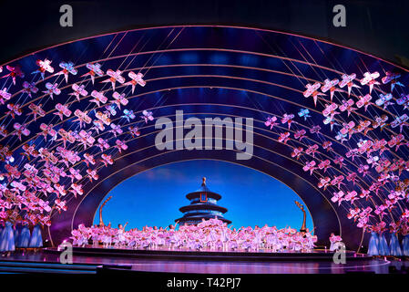 Pechino, Cina. Xiii Apr, 2019. I bambini di eseguire durante la cerimonia di apertura del nono Beijing International Film Festival di Pechino, capitale della Cina, 13 aprile 2019. Credito: Pan Xu/Xinhua/Alamy Live News Foto Stock