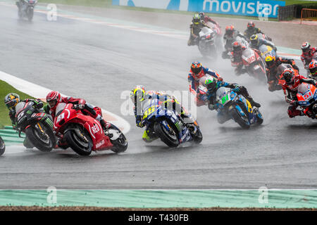 Valencia/Spagna - 11/18/2018 - i piloti passando per girare 4 sul primo giro del GP di Valencia Foto Stock