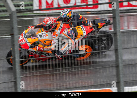 Valencia/Spagna - 11/18/2018 - #93 Marc Marquez sorpassi #44 Pol Espargaro durante il GP di Valencia Foto Stock