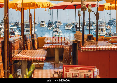 Ristorante con vista oceano. Avalon, Isola Catalina, 29 giugno 2017 Foto Stock