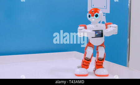 Robot umanoide dancing Foto Stock