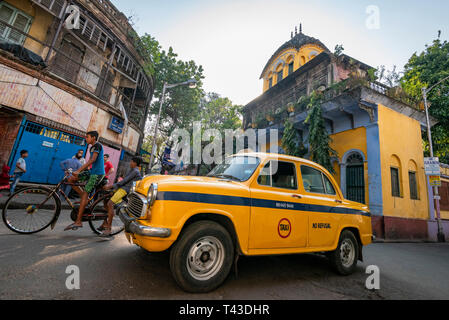 Streetview orizzontale del Chandraprabhu Ji in Kolkata aka Calcutta, India. Foto Stock