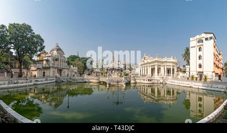 Orizzontale vista panoramica della Calcutta tempio Jain complesso in Kolkata aka Calcutta, India. Foto Stock