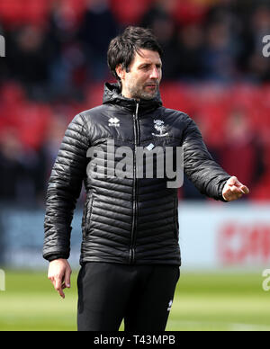 Lincoln City manager Danny Cowley prima della scommessa del Cielo lega due corrispondono a Sincil Bank, Lincoln. Foto Stock