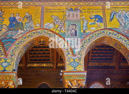 Parete Nord mosaici raffiguranti la costruzione della torre di Babele in Norman-Byzantine cattedrale medievale di Monreale, in provincia di Palermo, Sicilia, Foto Stock