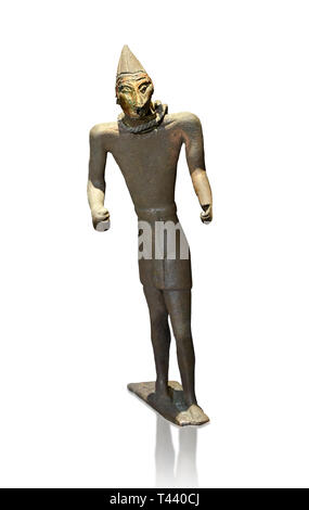 Hittita figura in bronzo con una maschera, Hittita periodo. Adana il Museo di Archeologia, Turchia. Contro uno sfondo bianco Foto Stock