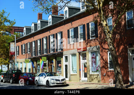 Fronte strada con negozi commerciali di Salem, Massachusetts, STATI UNITI D'AMERICA. Foto Stock
