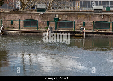 Storico abbandonati Belper Cotton Mills hanno un urgente bisogno di riparazione , Belper Derbyshire.England.UK Foto Stock