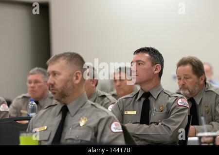 Gli Stati Uniti Esercito di ingegneri, Tulsa District ranger del parco di formazione e workshop conferenza 21-22 Febbraio a Stoney Creek Conference Centre in Broken Arrow Oklahoma. I due eventi della durata di un giorno fornito l'occasione per i rangers dal distretto di Tulsa a venire insieme per imparare e condividere idee e ottenere dall'esperienza di altri nel loro campo. Foto Stock