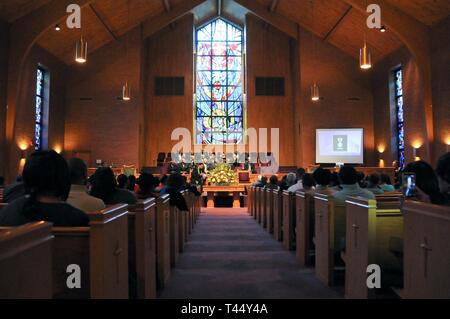 Brig. Gen. Twanda E. Giovani, vice comandante generale dell'U.S. Dell'esercito Risorse Umane comando, offre commento durante un Feb. 24 cerimonia di premiazione che si terrà a Fontana la Chiesa battista nel vertice, New Jersey, a riconoscere U.S. Army Air Forces Capt. Lawrence E. Dickson il servizio militare. Dickson era un Tuskegee Airman dichiarati dispersi in azione dopo il suo aereo si schiantò in Europa nel dicembre 1944. Dickson i resti sono stati identificati nel novembre 2018 utilizzando i più recenti test del DNA, facendo di lui il primo a essere identificato da più di due dozzine di Tuskegee aviatori dichiarata MIA durante la Seconda Guerra Mondiale. Foto Stock