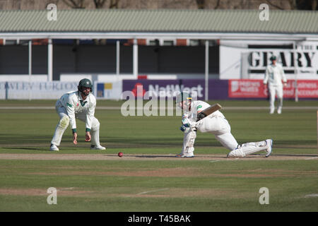 Leicester, Regno Unito. Xii Apr, 2019. Colin Ackemann durante la contea Specsavers gara di campionato tra Leicestershire e Worcestershire a Grace Road, Leicester, Inghilterra il 13 aprile 2019. Foto di Giovanni Mallett. Solo uso editoriale, è richiesta una licenza per uso commerciale. Nessun uso in scommesse, giochi o un singolo giocatore/club/league pubblicazioni. Credit: UK Sports Pics Ltd/Alamy Live News Foto Stock