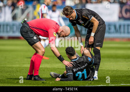 Tilburg, Paesi Bassi. Xiv Apr, 2019. TILBURG - 14-04-2019, Koning Willem II stadion olandese Eredivisie calcio stagione 2018 / 2019. PEC Zwolle player Younes Namli pregiudizio durante il match Willem II - PEC. Credito: Pro scatti/Alamy Live News Foto Stock