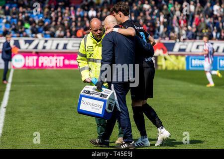 Tilburg, Paesi Bassi. Xiv Apr, 2019. TILBURG - 14-04-2019, Koning Willem II stadion olandese Eredivisie calcio stagione 2018 / 2019. PEC Zwolle player Thomas Lam pregiudizio durante il match Willem II - PEC. Credito: Pro scatti/Alamy Live News Foto Stock